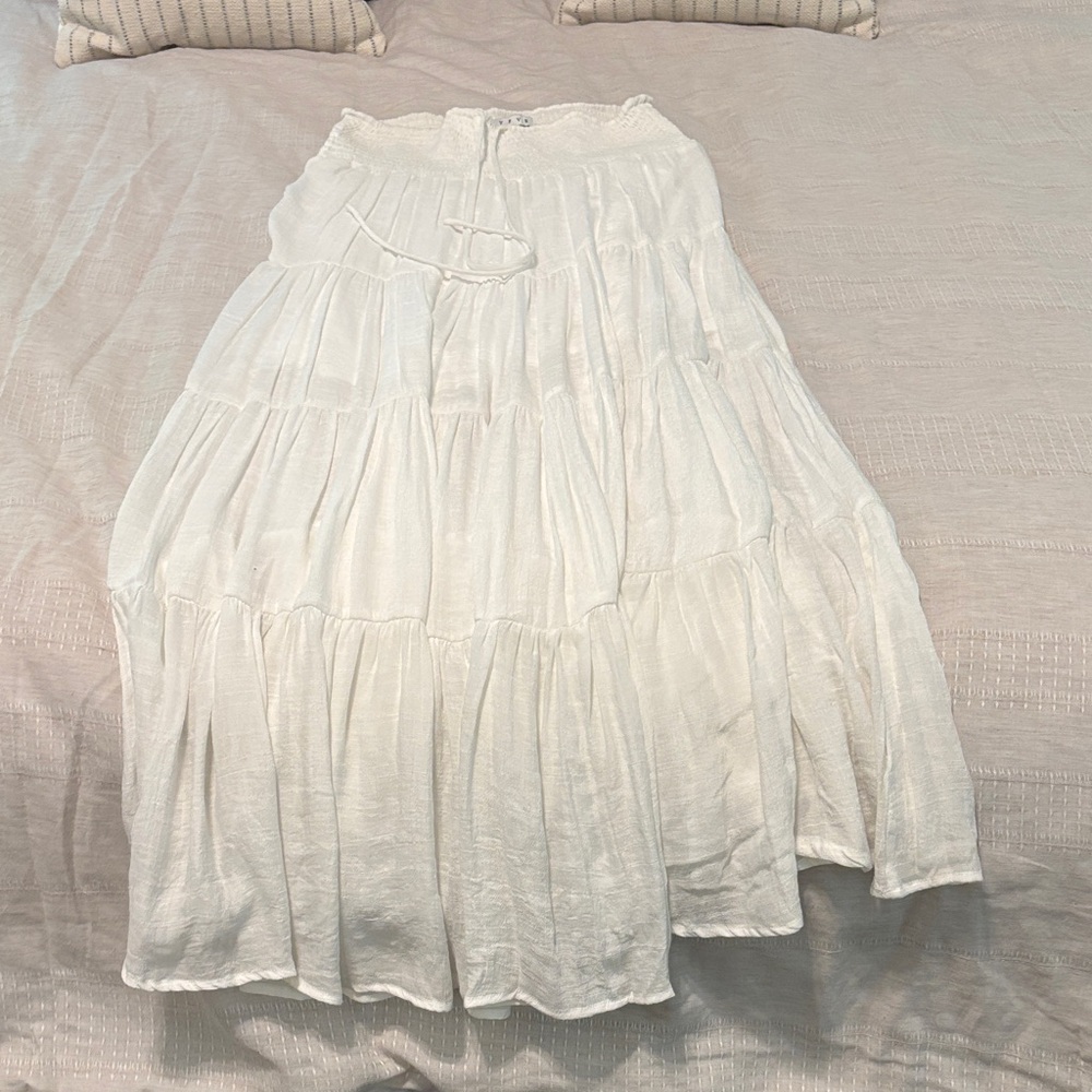 Elegant White Tiered Skirt